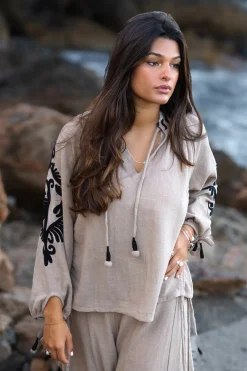 Embroidery Blouse Esthetica Taupe