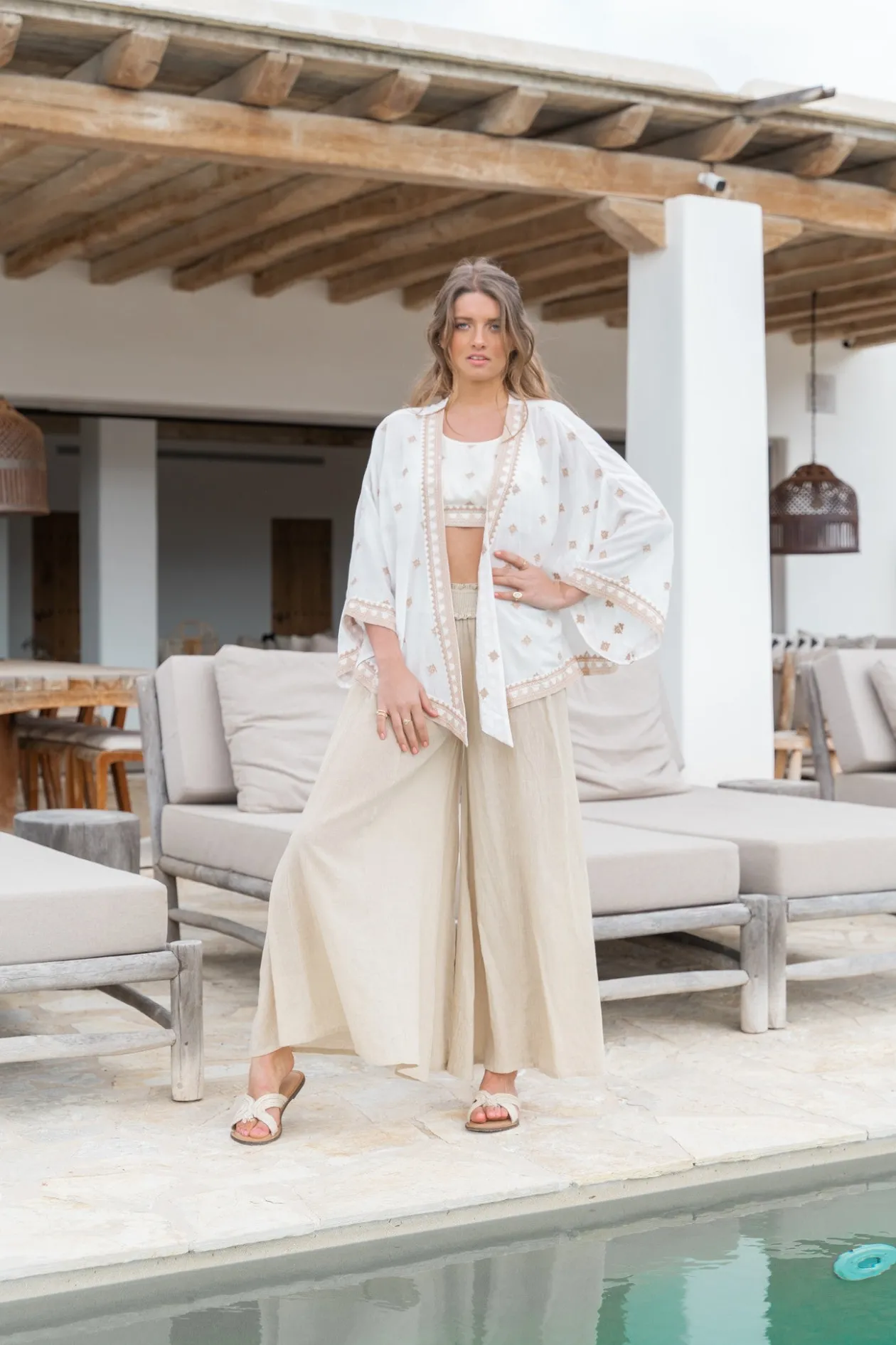 Kimono Shali Embroidery Ivory