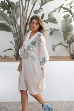 Poncho Alanza Floral Ivory
