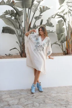 Poncho Alanza Floral Ivory
