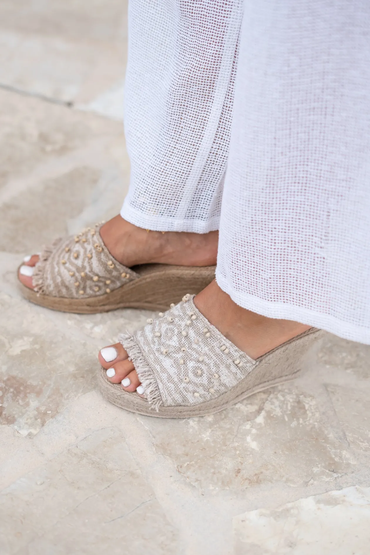 Wedge Resort Taupe